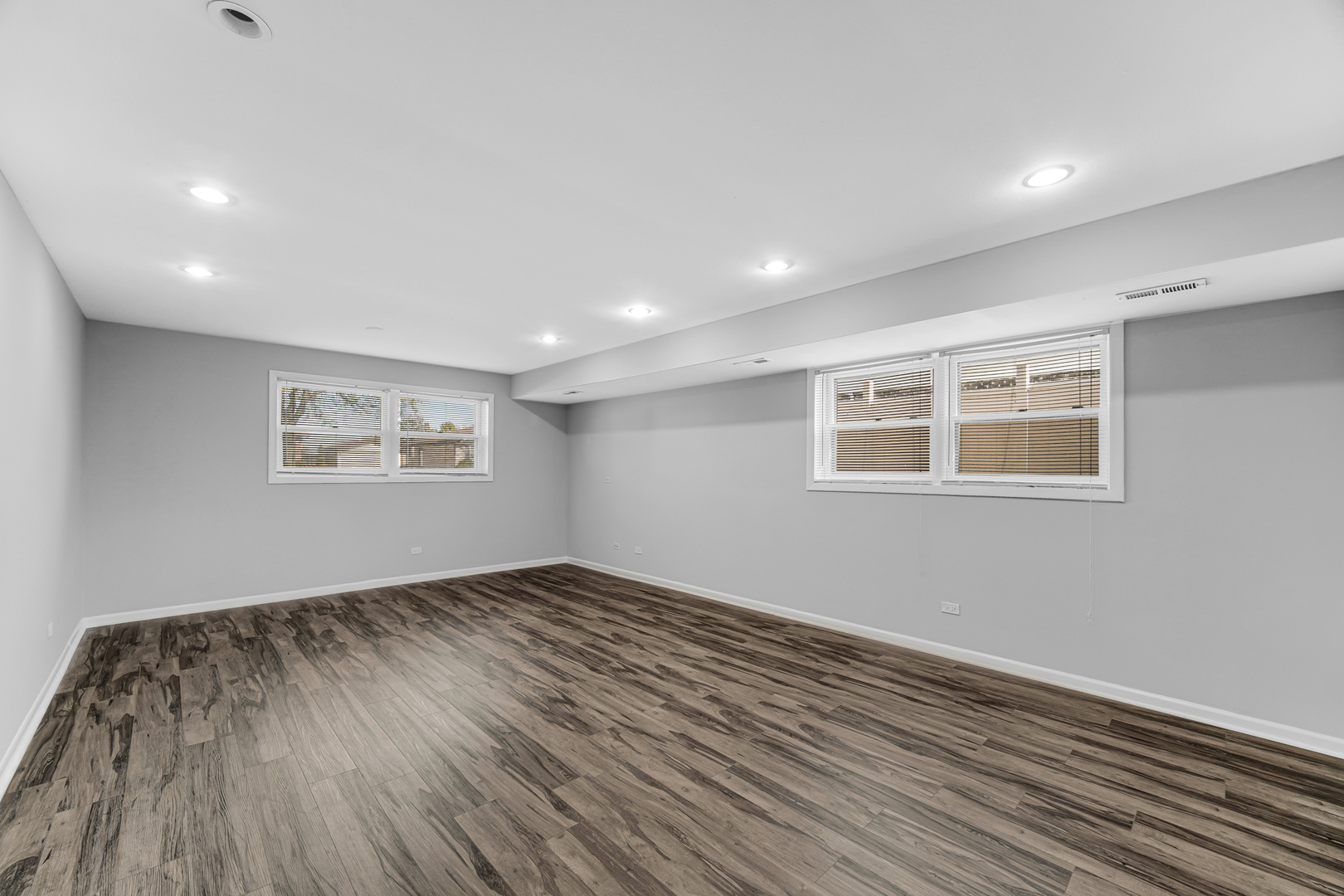 6159 Beechwood Road Matteson, IL 60443 - Photo 14 of 21 a view of empty room with wooden floor