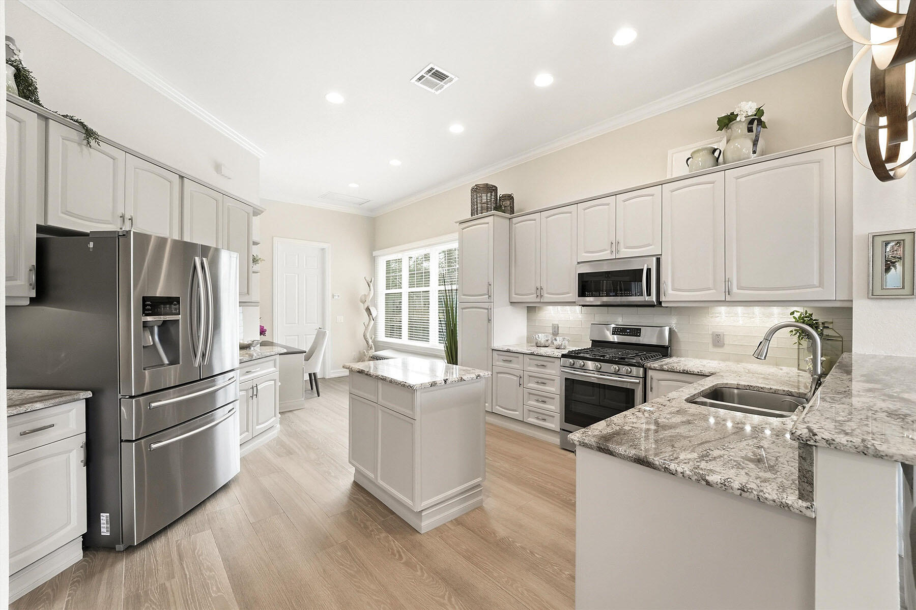 8425 Mallards Way Naples, FL 34114 - Photo 9 of 50 226004609ddd