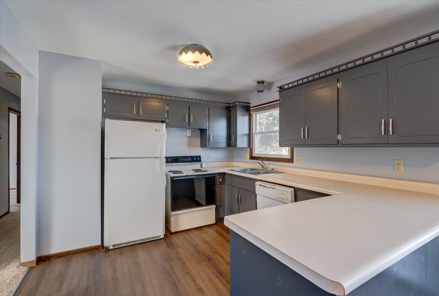 604 East Oak Street Cottage Grove, WI 53527 - Photo 11 of 72