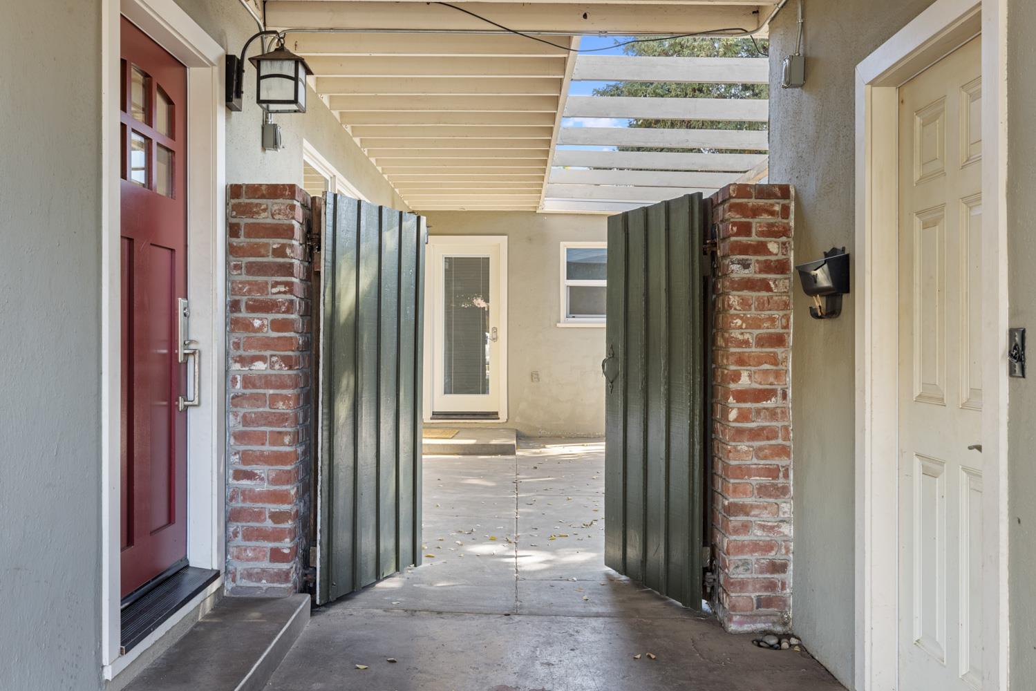 920 Hackberry Avenue Modesto, CA 95350 - Photo 5 of 30