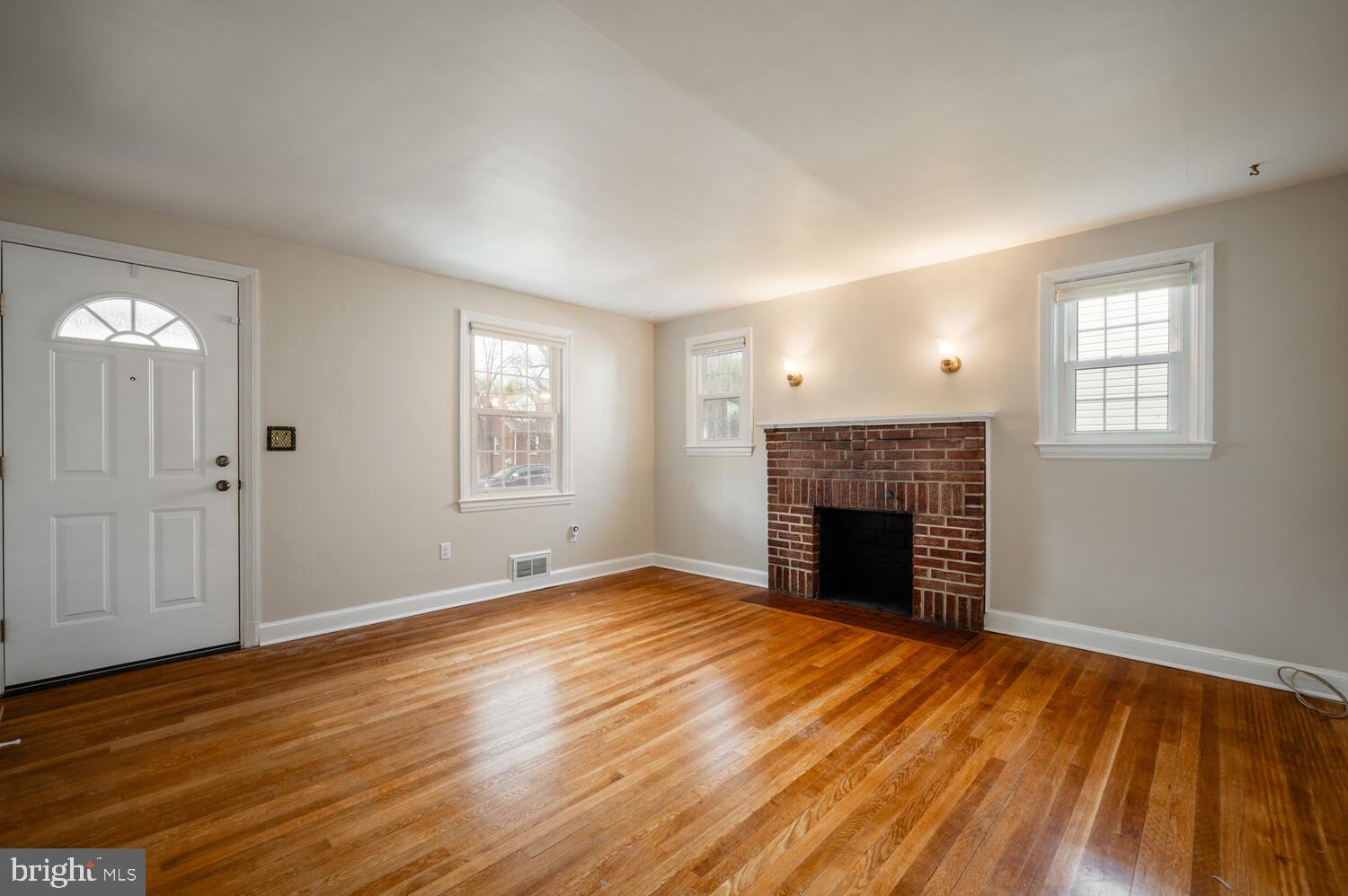 5607 36th Place Hyattsville, MD 20782 - Photo 6 of 41