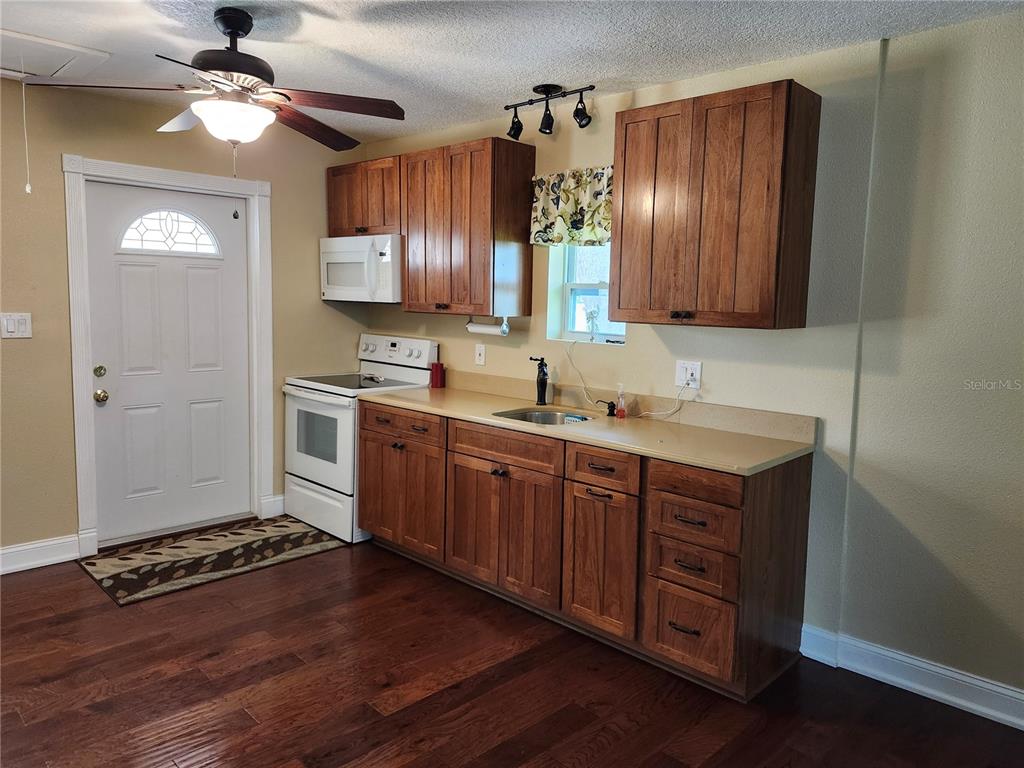 6117 River Road New Port Richey, FL 34652 - Photo 3 of 19 Gallery Image 3