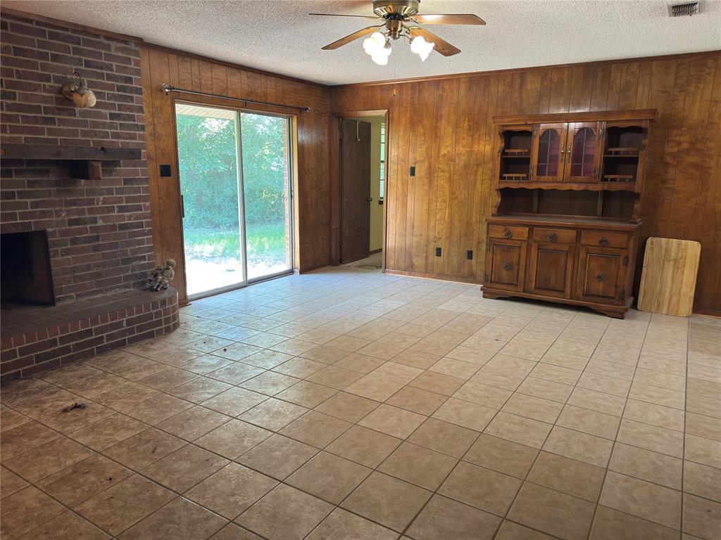 415 Meadowlark Trail Springtown, TX 76082 - Photo 12 of 40