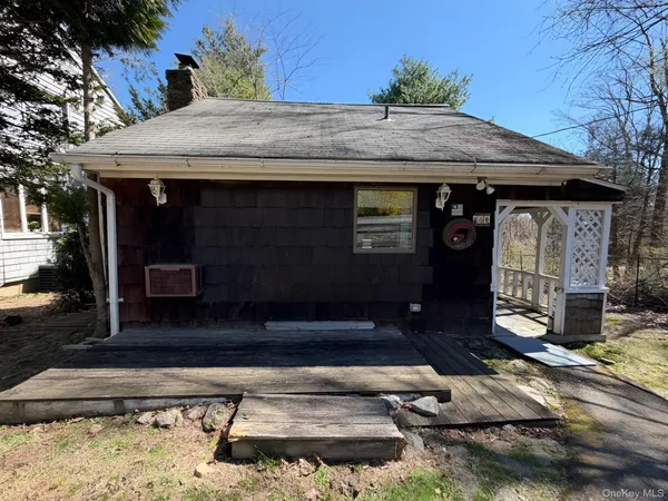 $270,750 | 6 Shenorock Drive, Yorktown Heights, NY 10598