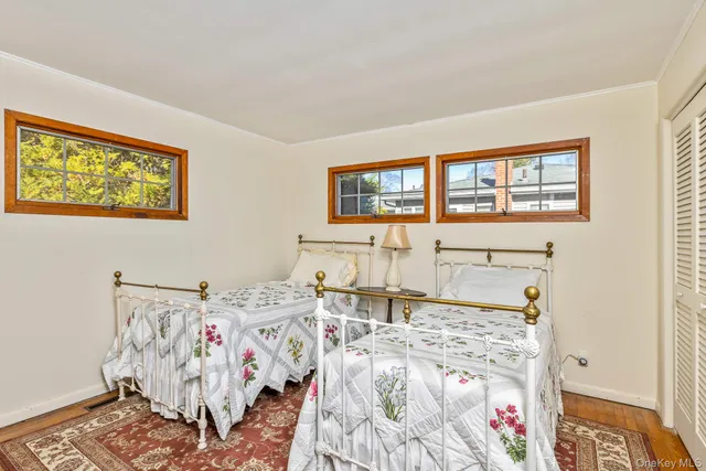 $849,000 | 14 Whiting Road, East Quogue, NY 11942