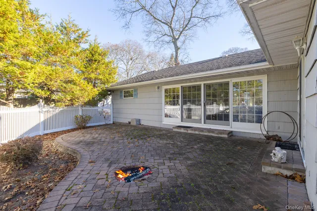 $849,000 | 14 Whiting Road, East Quogue, NY 11942