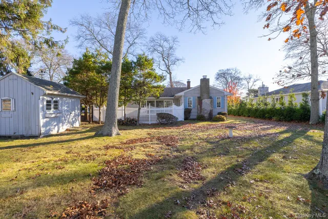 $849,000 | 14 Whiting Road, East Quogue, NY 11942