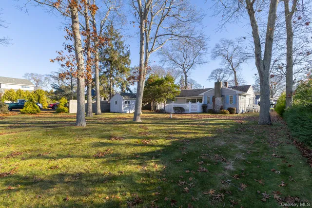 $849,000 | 14 Whiting Road, East Quogue, NY 11942