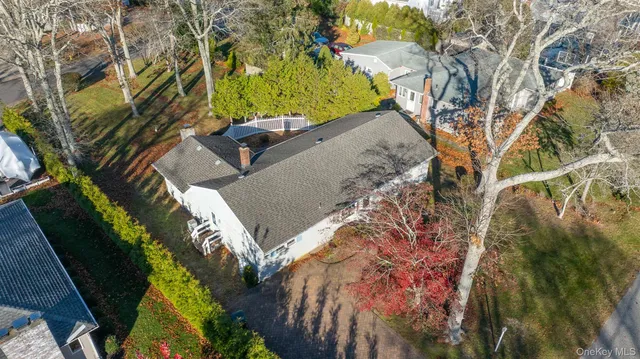 $849,000 | 14 Whiting Road, East Quogue, NY 11942