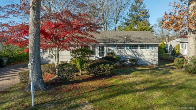 $849,000 | 14 Whiting Road, East Quogue, NY 11942