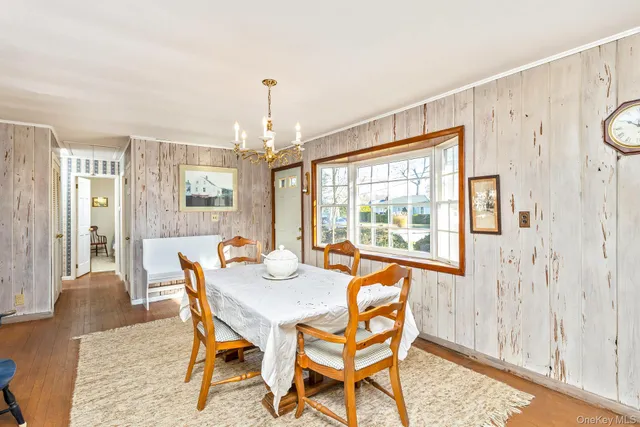 $849,000 | 14 Whiting Road, East Quogue, NY 11942