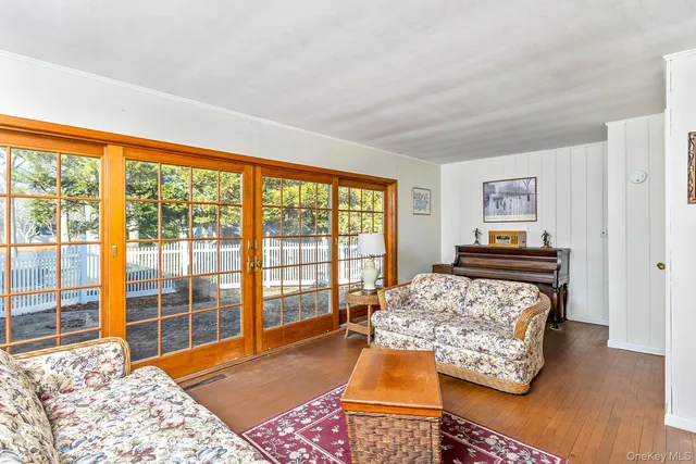 $849,000 | 14 Whiting Road, East Quogue, NY 11942