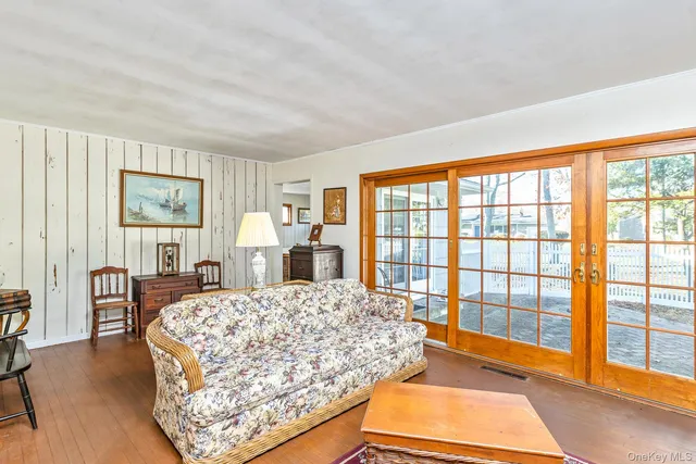 $849,000 | 14 Whiting Road, East Quogue, NY 11942