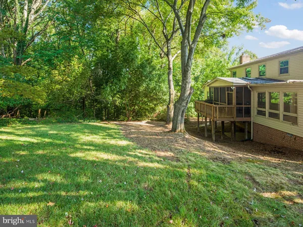a view of front of house with yard