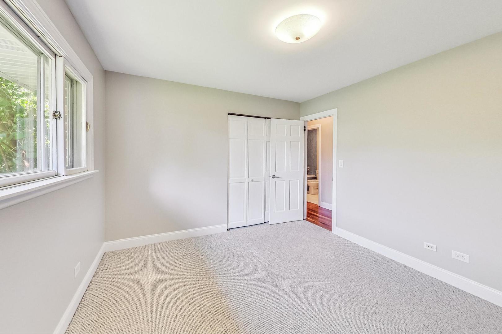 2030 Clover Road Northbrook, IL 60062 - Photo 27 of 44 an empty room with window