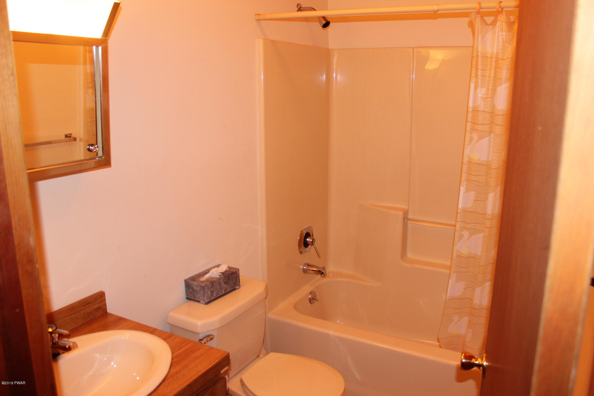 Main Bath Room