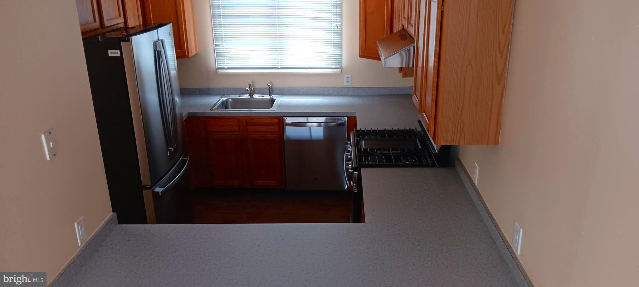 1090 Radio Road Little Egg Harbor, NJ 08087 - Photo 4 of 31 GE STAINLESS STEEL STOVE & DISHWASHER