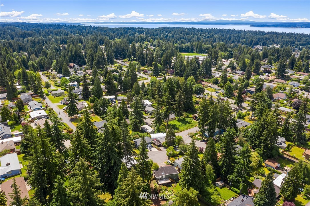 9229 217th Place Southwest Edmonds, WA 98020 - Photo 34 of 38 a view of a city