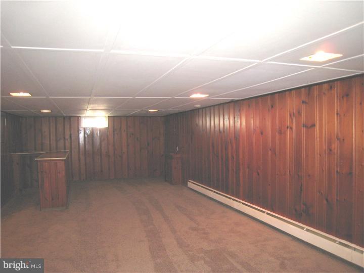 210 Taylor Road Wilmington, DE 19804 - Photo 14 of 21 Family Room