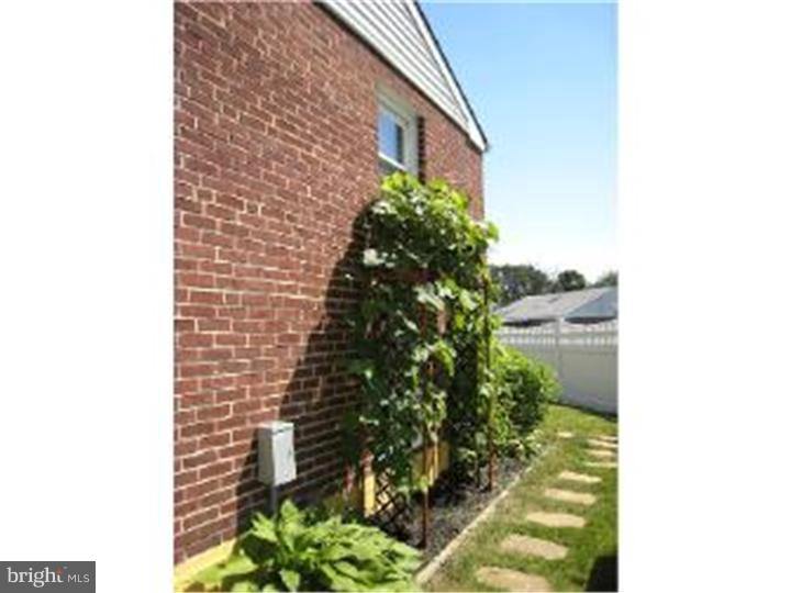 210 Taylor Road Wilmington, DE 19804 - Photo 16 of 21 Side Yard