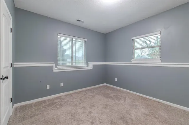 $392,500 | 411 Eagle Glen Drive, Raymore, MO 64083