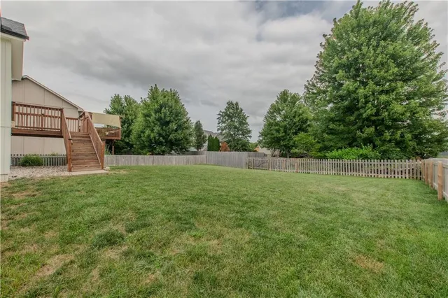 $392,500 | 411 Eagle Glen Drive, Raymore, MO 64083