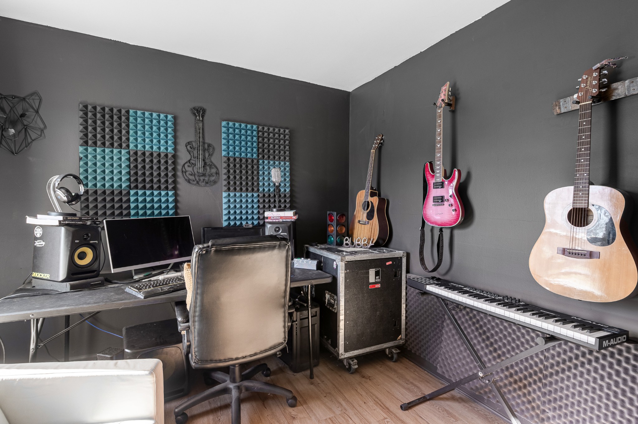 8522 Coles Ferry Pike Lebanon, TN 37087 - Photo 23 of 35 a room with furniture and wooden floor