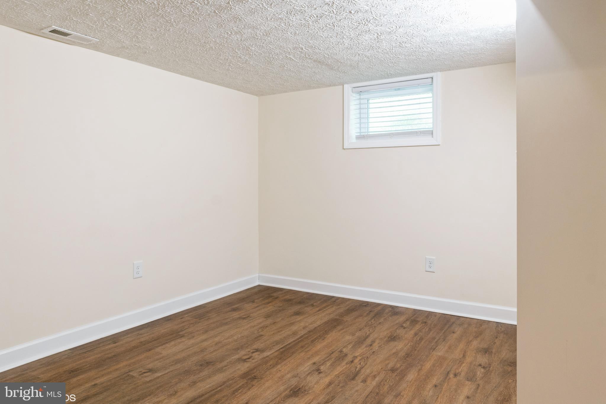 7940 Elizabeth Road Pasadena, MD 21122 - Photo 17 of 29 Gallery Image 17