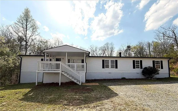 $279,900 | 874 Bent Oak Drive, Chatsworth, GA 30705