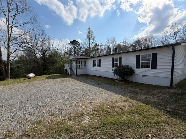 $269,900 | 874 Bent Oak Drive, Chatsworth, GA 30705
