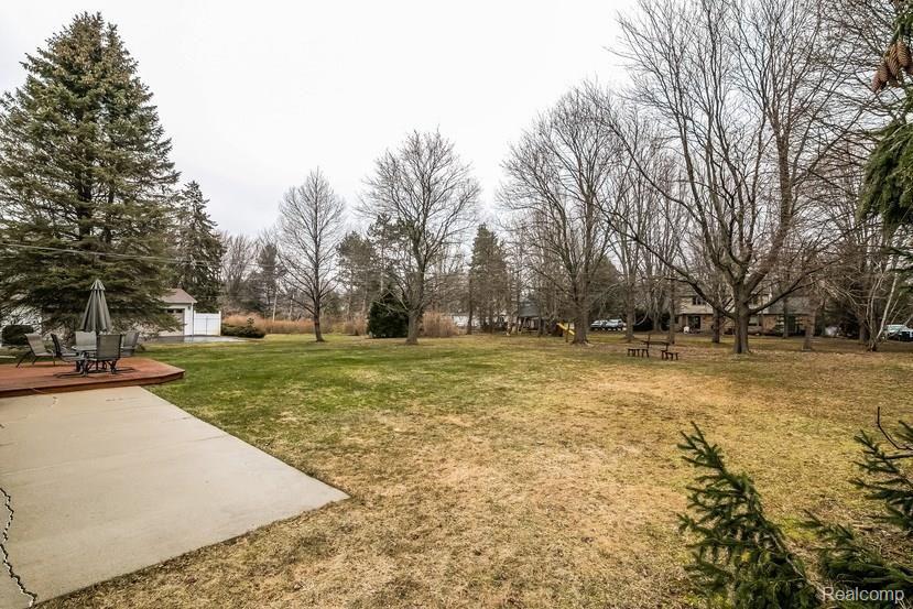 843 Castlebar Drive Rochester, MI 48309 - Photo 31 of 34 031-Exterior-5573615-small.jpg