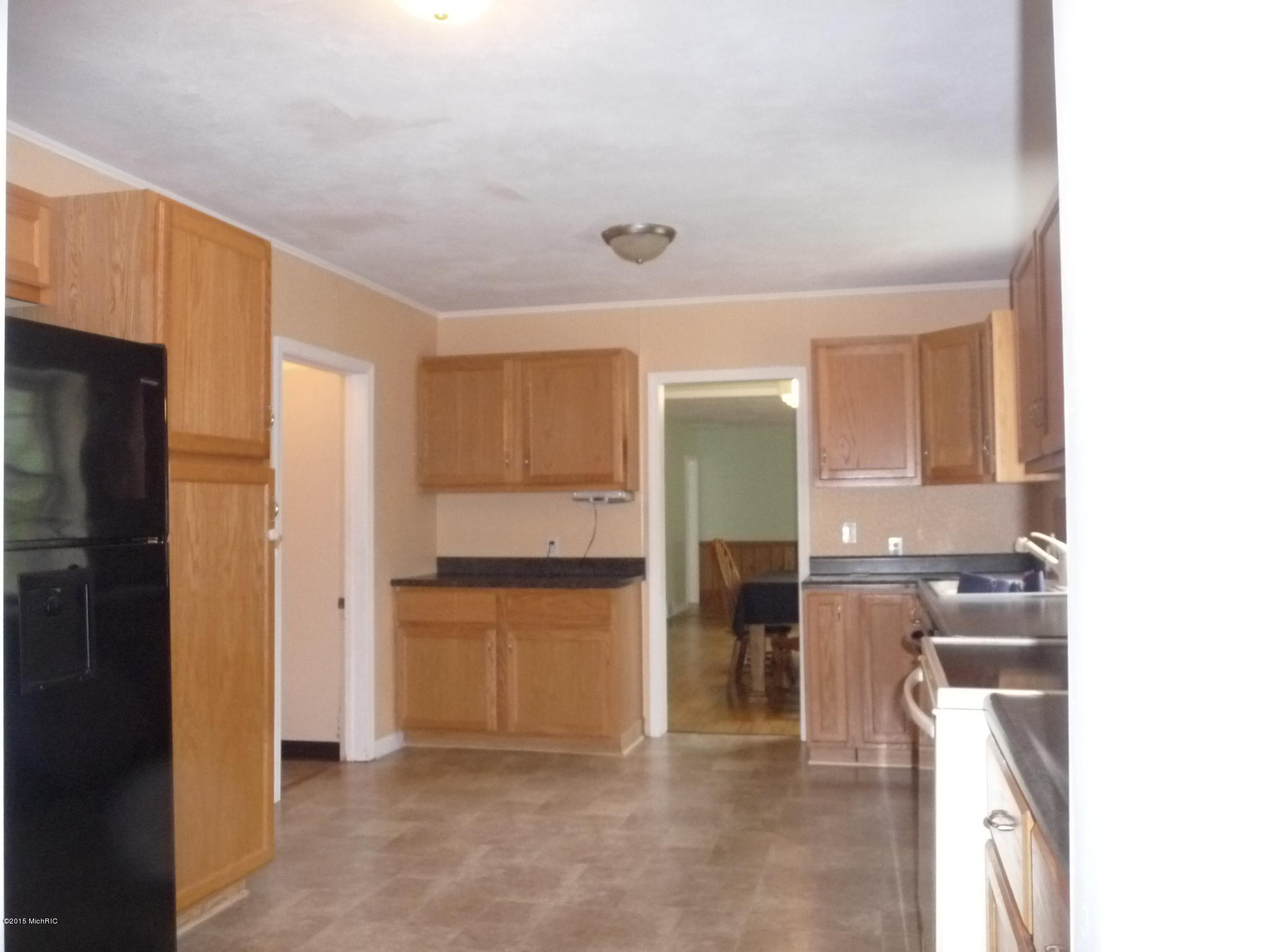 569 Farr Road Norton Shores, MI 49441 - Photo 10 of 32 P1050236