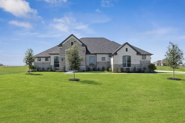 $749,900 | 113 Waterfall Way, Waxahachie, TX 75165