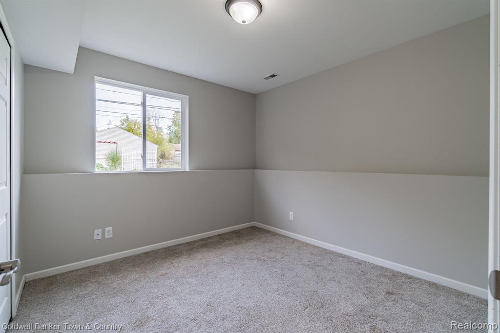 3179 Eastern Avenue Rochester Hills, MI 48307 - Photo 44 of 55