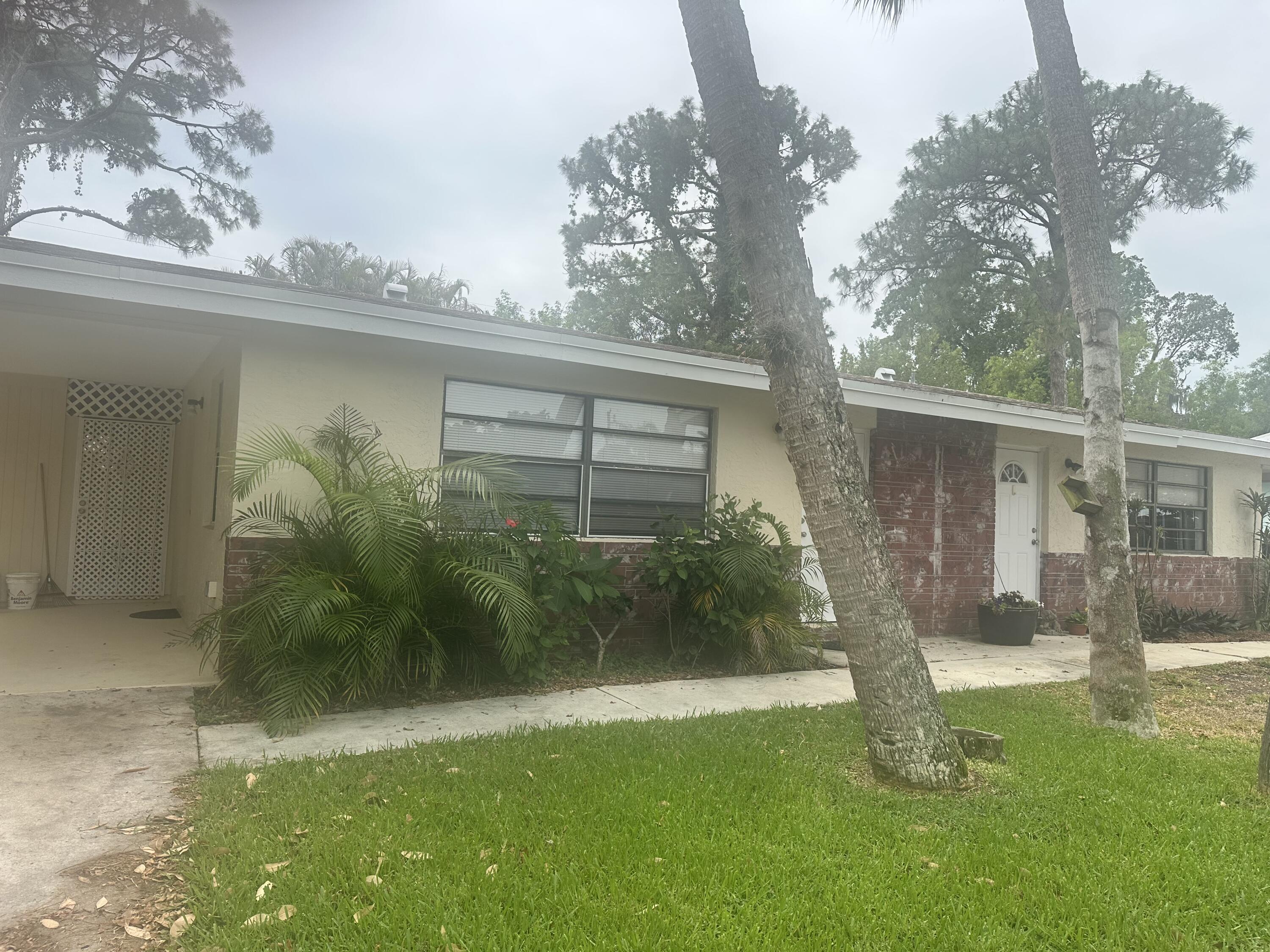 2934 Southeast Ellendale Street Stuart, FL 34997 - Photo 2 of 2 2/1 + fam rm