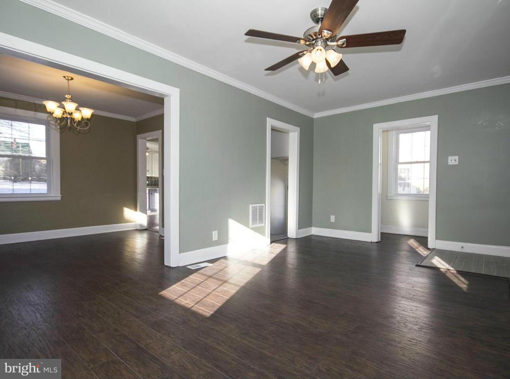 152 Osborn Road Aberdeen, MD 21001 - Photo 4 of 27 Living Room