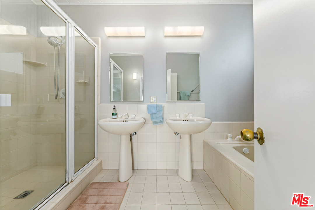 1308 North Tigertail Road Los Angeles, CA 90049 - Photo 16 of 25 Gallery Image 16
