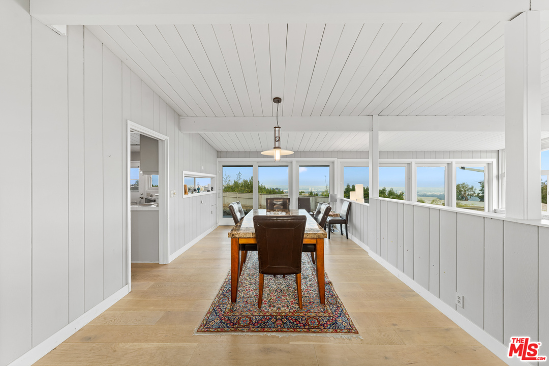 1308 North Tigertail Road Los Angeles, CA 90049 - Photo 8 of 25 Gallery Image 8
