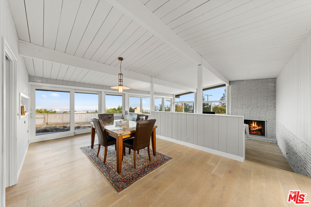 1308 North Tigertail Road Los Angeles, CA 90049 - Photo 9 of 25 Gallery Image 9