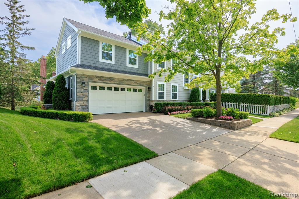 2872 Manchester Road Birmingham, MI 48009 - Photo 3 of 53