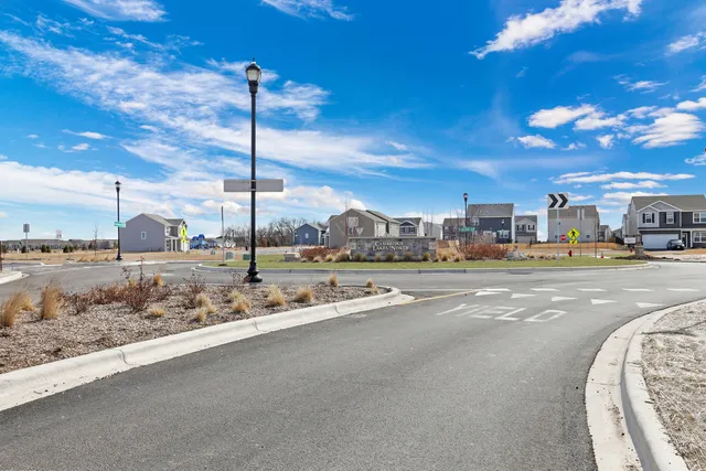 $349,990 | 1401 Oakfield Lane, Pingree Grove, IL 60140