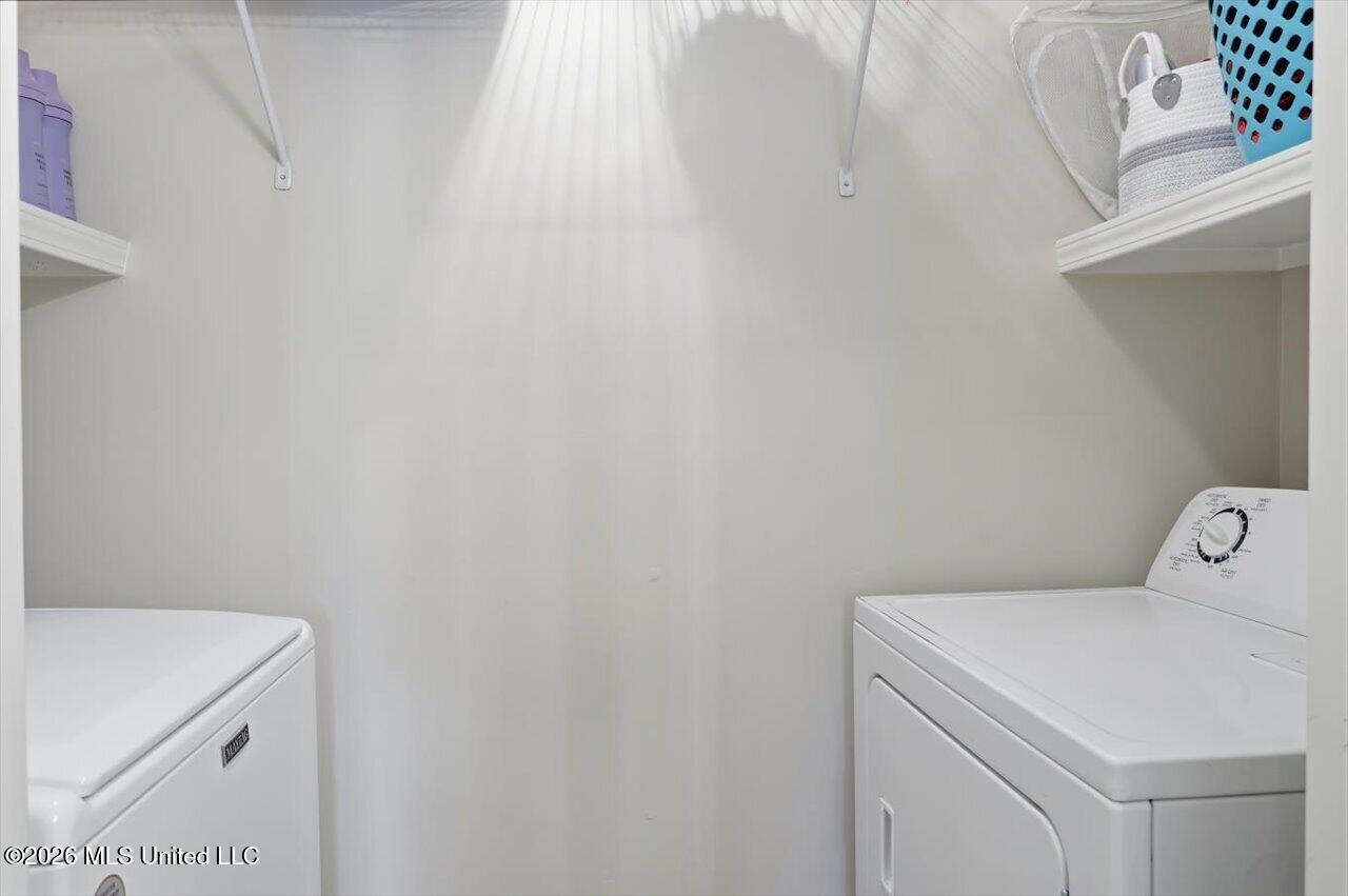 1021 Craig Circle Ridgeland, MS 39157 - Photo 18 of 24 19-1021 Craig Cir _Laundry