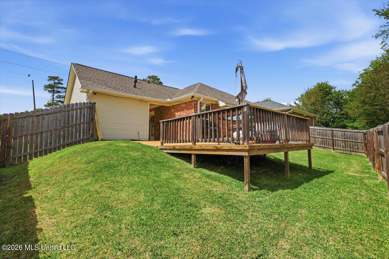 1021 Craig Circle Ridgeland, MS 39157 - Photo 23 of 24 24-1021 Craig Cir _ Yard