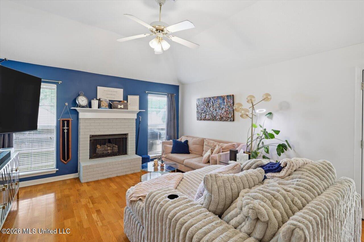 1021 Craig Circle Ridgeland, MS 39157 - Photo 5 of 24 06-1021 Craig Cir _ Fireplace