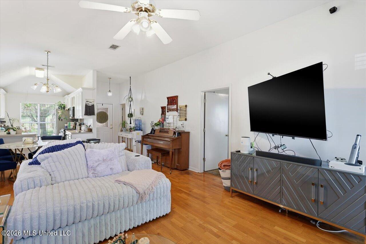 1021 Craig Circle Ridgeland, MS 39157 - Photo 6 of 24 07-1021 Craig Cir _TV LR