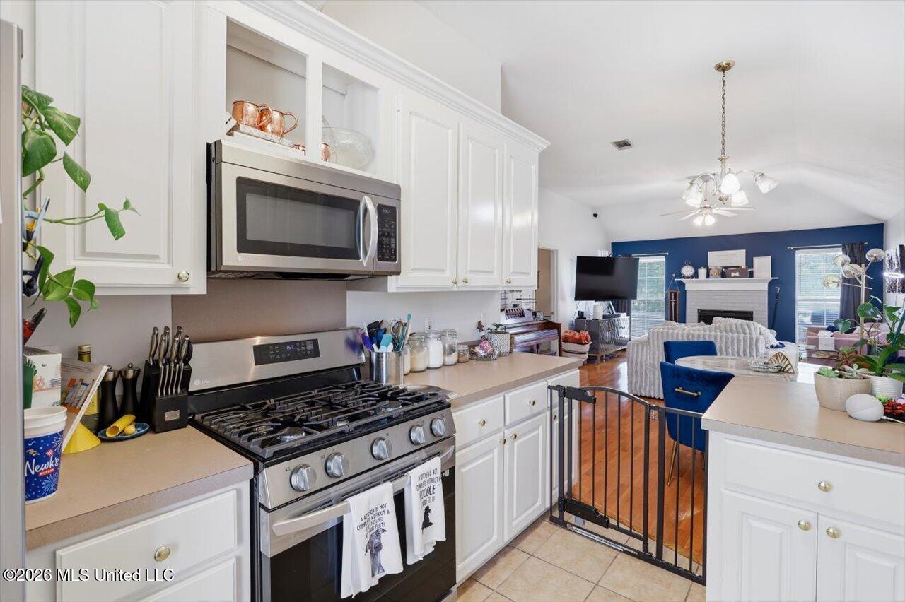 1021 Craig Circle Ridgeland, MS 39157 - Photo 10 of 24 11-1021 Craig Cir _ Kitch Stove