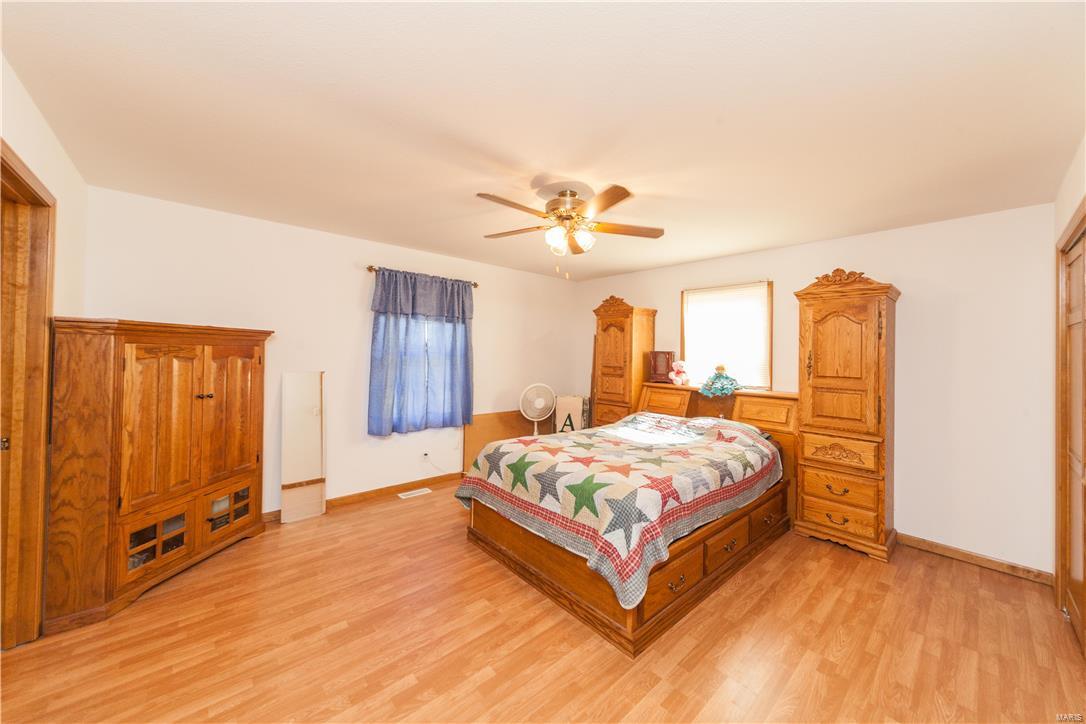 1658 Elevator Road Sorento, IL 62086 - Photo 11 of 37