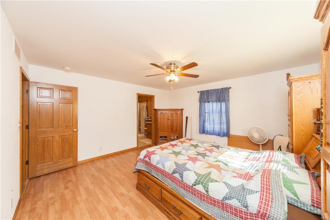 1658 Elevator Road Sorento, IL 62086 - Photo 12 of 37