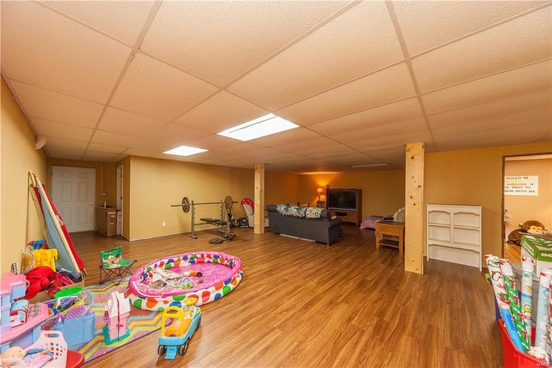 1658 Elevator Road Sorento, IL 62086 - Photo 16 of 37