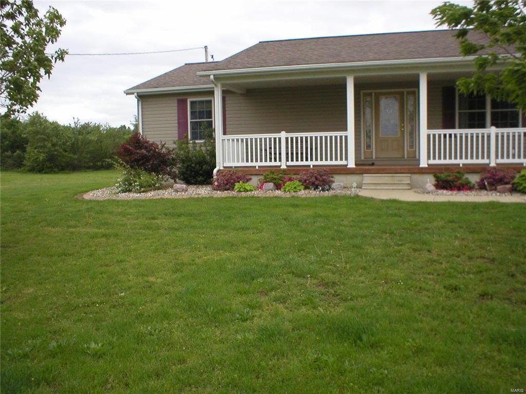 1658 Elevator Road Sorento, IL 62086 - Photo 33 of 37